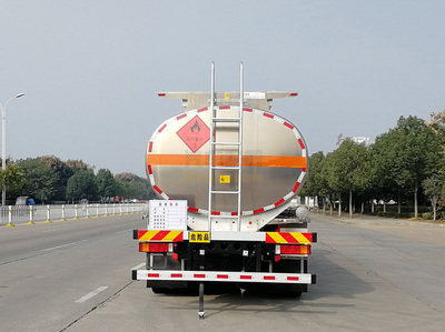 19.7方東風(fēng)鋁合金運(yùn)油車 以工匠精神鑄就的運(yùn)輸利器，安全與品質(zhì)的雙重保障